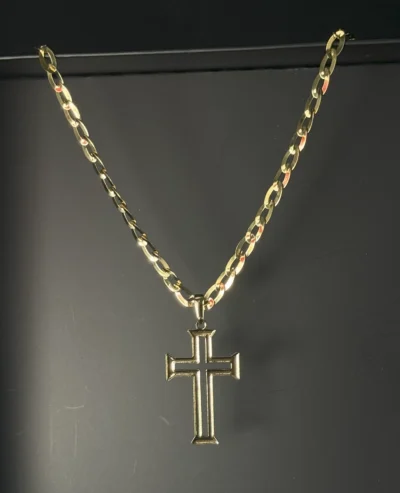 Corrente de ouro 18K laminada oval 4mm com fecho gaveta e trava de segurança. Acabamento brilhante e elegante.