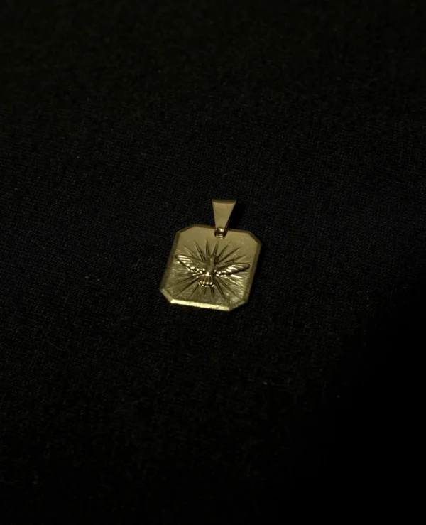 Pingente Espirito Santo Quadrado Banhado a Ouro 18k